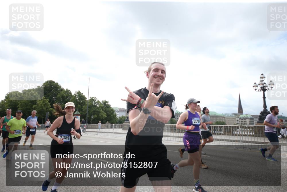 29.06.2025 - hella hamburg halbmarathon Jannik Wohlers http://msf.ph/oto/8152807 29.06.2025 10:43:29 Lombardsbrücke 1026, 1095, 1306, 1310, 1459, 2073, 2733, 3288, 3597, 4627, 4636, 5001, 5192, 5201, 5293, 5890, 5902, 5905, 6036, 6334, 6895, 6971, 6973, 7205, 7206, 7489, 8000, 8058, 8870, 9073, 9704, 9879, 10097, 10220, 10285, 10553, 10799, 12518, 12520, 12792, 13371, 13705, 13777, 14474, 14544, 15285, 15294, 15448, 15719, 16298, 16308, 16862, 17293, 17501, 18080, 18310, 18318, 18436 meine-sportfotos.de