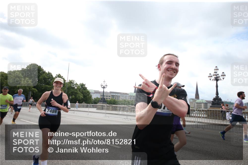 29.06.2025 - hella hamburg halbmarathon Jannik Wohlers http://msf.ph/oto/8152821 29.06.2025 10:43:29 Lombardsbrücke 1026, 1095, 1306, 1310, 1459, 2073, 2733, 3288, 3597, 4627, 4636, 5001, 5192, 5201, 5293, 5890, 5902, 5905, 6036, 6334, 6895, 6971, 6973, 7205, 7206, 7489, 8000, 8058, 8870, 9073, 9704, 9879, 10097, 10220, 10285, 10553, 10799, 12518, 12520, 12792, 13371, 13705, 13777, 14474, 14544, 15285, 15294, 15448, 15719, 16298, 16308, 16862, 17293, 17501, 18080, 18310, 18318, 18436 meine-sportfotos.de