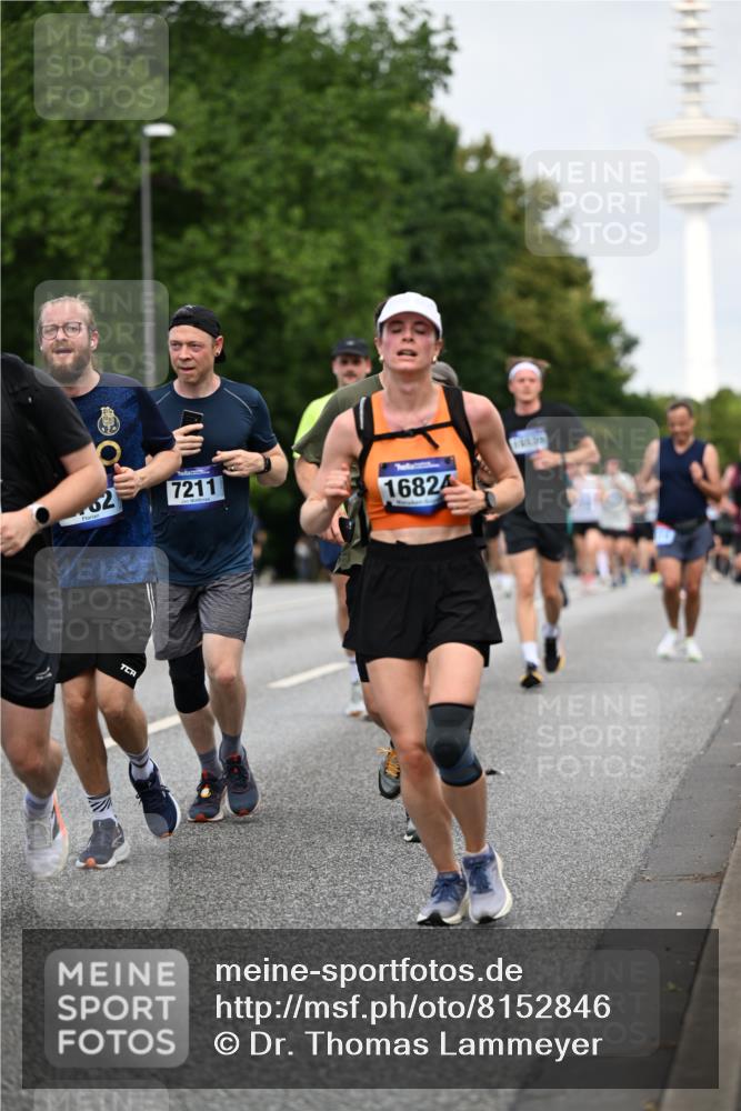 29.06.2025 - hella hamburg halbmarathon Dr. Thomas Lammeyer http://msf.ph/oto/8152846 29.06.2025 10:07:28 Kennedybrücke 1114, 1135, 1138, 1482, 1702, 1885, 2594, 2619, 2759, 2782, 2810, 3001, 3572, 3630, 4066, 4511, 4613, 4665, 6217, 6391, 7210, 7211, 7290, 7935, 8614, 9439, 9453, 9554, 10824 meine-sportfotos.de