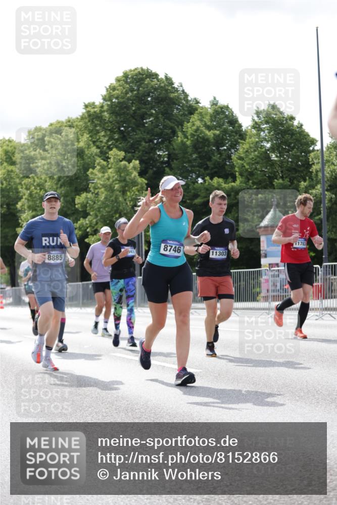 29.06.2025 - hella hamburg halbmarathon Jannik Wohlers http://msf.ph/oto/8152866 29.06.2025 10:15:30 Lombardsbrücke 1156, 1651, 2076, 2436, 3167, 4007, 4828, 5423, 7897, 7941, 7942, 8554, 8746, 8885, 9192, 9675, 9784, 10608, 11113, 11303, 11478, 11774, 11783, 11818, 12427, 12469, 12628, 13179, 13818, 13951, 14423, 14543, 14550, 14559, 15570, 15710, 15889, 15988, 16020, 16348, 16606, 16923, 17350, 17692, 18641, 18957, 19030 meine-sportfotos.de