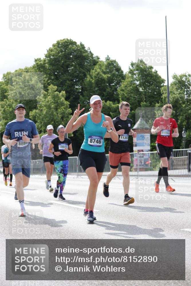 29.06.2025 - hella hamburg halbmarathon Jannik Wohlers http://msf.ph/oto/8152890 29.06.2025 10:15:30 Lombardsbrücke 1156, 1651, 2076, 2436, 3167, 4007, 4828, 5423, 7897, 7941, 7942, 8554, 8746, 8885, 9192, 9675, 9784, 10608, 11113, 11303, 11478, 11774, 11783, 11818, 12427, 12469, 12628, 13179, 13818, 13951, 14423, 14543, 14550, 14559, 15570, 15710, 15889, 15988, 16020, 16348, 16606, 16923, 17350, 17692, 18641, 18957, 19030 meine-sportfotos.de