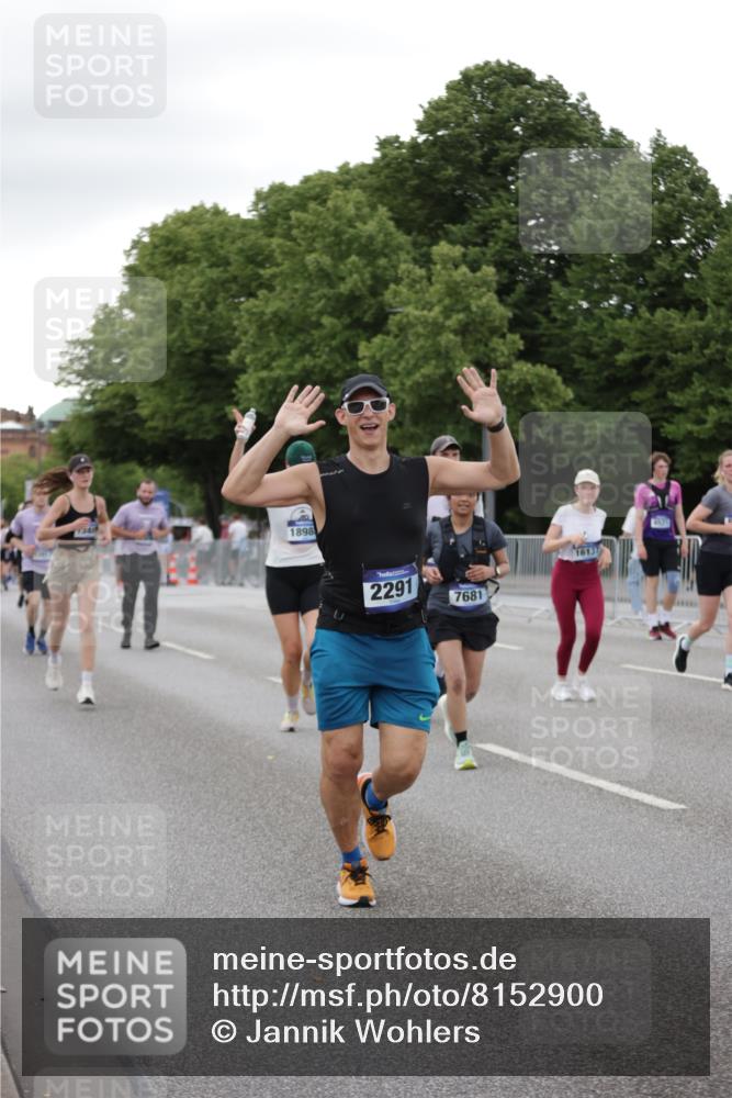 29.06.2025 - hella hamburg halbmarathon Jannik Wohlers http://msf.ph/oto/8152900 29.06.2025 10:52:41 Lombardsbrücke 2291, 2701, 2988, 3787, 4626, 5428, 6135, 6521, 7681, 9545, 10417, 10568, 10661, 11520, 11524, 11919, 13489, 13916, 13917, 14038, 14761, 14765, 14807, 14977, 14979, 16137, 16156, 16961, 18988 meine-sportfotos.de