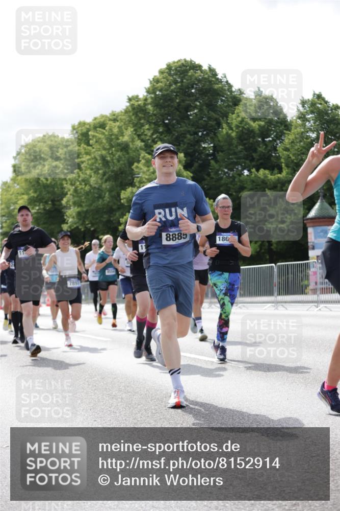 29.06.2025 - hella hamburg halbmarathon Jannik Wohlers http://msf.ph/oto/8152914 29.06.2025 10:15:31 Lombardsbrücke 1156, 1308, 1651, 2071, 2076, 2436, 3167, 4007, 4828, 5423, 7897, 7941, 7942, 8169, 8554, 8746, 8885, 9675, 9784, 10608, 11113, 11303, 11478, 11774, 11783, 11818, 12427, 12469, 12628, 13179, 13818, 13951, 14423, 14543, 14550, 14559, 15570, 15571, 15710, 15889, 15988, 16020, 16348, 16606, 16923, 17350, 17692, 18641, 18957, 19030 meine-sportfotos.de