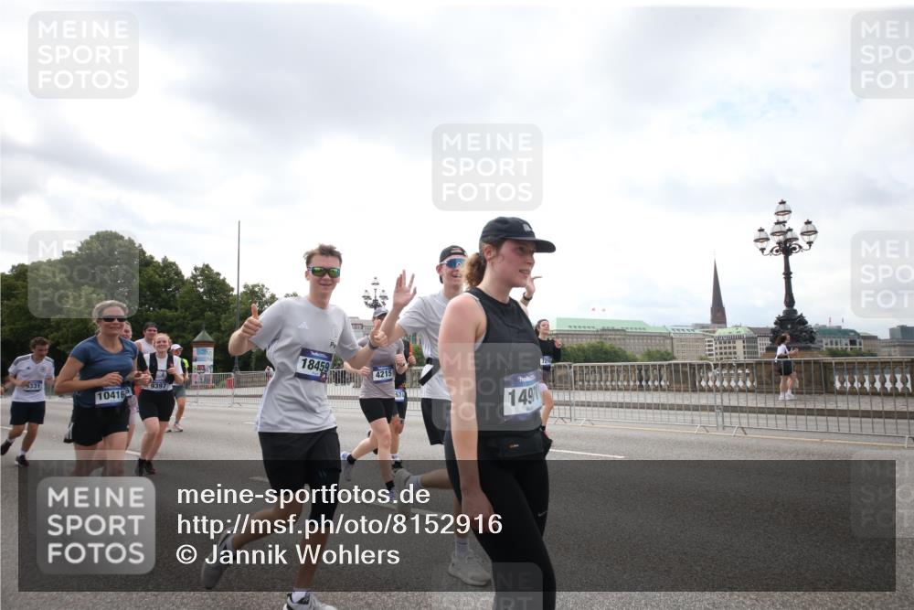 29.06.2025 - hella hamburg halbmarathon Jannik Wohlers http://msf.ph/oto/8152916 29.06.2025 10:44:18 Lombardsbrücke 2674, 3506, 4215, 4968, 5355, 7216, 8582, 9084, 9085, 9331, 9333, 9397, 9536, 10006, 10416, 11272, 12318, 13262, 13288, 14325, 14350, 14681, 14971, 15809, 16101, 16494, 16577, 17372, 18454, 18459, 19133 meine-sportfotos.de