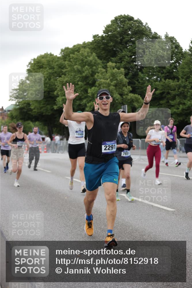 29.06.2025 - hella hamburg halbmarathon Jannik Wohlers http://msf.ph/oto/8152918 29.06.2025 10:52:41 Lombardsbrücke 2291, 2701, 2988, 3787, 4626, 5428, 6135, 6521, 7681, 9545, 10417, 10568, 10661, 11520, 11524, 11919, 13489, 13916, 13917, 14038, 14761, 14765, 14807, 14977, 14979, 16137, 16156, 16961, 18988 meine-sportfotos.de