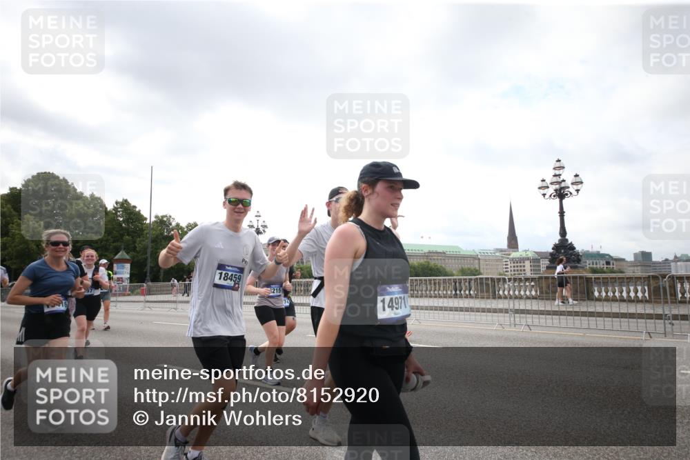 29.06.2025 - hella hamburg halbmarathon Jannik Wohlers http://msf.ph/oto/8152920 29.06.2025 10:44:18 Lombardsbrücke 2674, 3506, 4215, 4968, 5355, 7216, 8582, 9084, 9085, 9331, 9333, 9397, 9536, 10006, 10416, 11272, 12318, 13262, 13288, 14325, 14350, 14681, 14971, 15809, 16101, 16494, 16577, 17372, 18454, 18459, 19133 meine-sportfotos.de