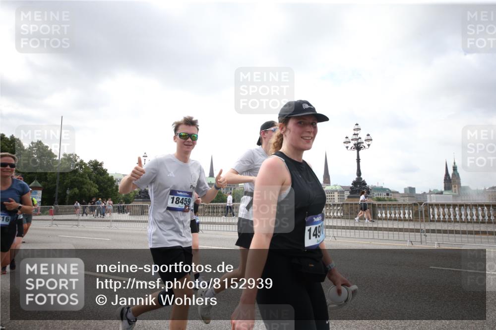 29.06.2025 - hella hamburg halbmarathon Jannik Wohlers http://msf.ph/oto/8152939 29.06.2025 10:44:18 Lombardsbrücke 2674, 3506, 4215, 4968, 5355, 7216, 8582, 9084, 9085, 9331, 9333, 9397, 9536, 10006, 10416, 11272, 12318, 13262, 13288, 14325, 14350, 14681, 14971, 15809, 16101, 16494, 16577, 17372, 18454, 18459, 19133 meine-sportfotos.de