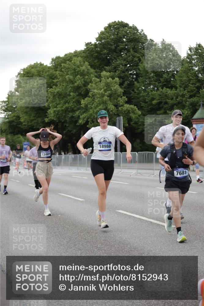 29.06.2025 - hella hamburg halbmarathon Jannik Wohlers http://msf.ph/oto/8152943 29.06.2025 10:52:42 Lombardsbrücke 2291, 2701, 2988, 3787, 4626, 5428, 6135, 6521, 7483, 7681, 10417, 10568, 10661, 11520, 11524, 13489, 13916, 13917, 14038, 14761, 14765, 14807, 14977, 14979, 16137, 16156, 16961, 18988 meine-sportfotos.de