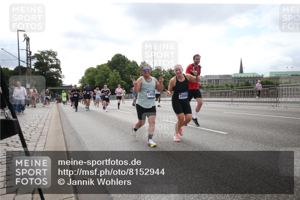 29.06.2025 - hella hamburg halbmarathon Jannik Wohlers http://msf.ph/oto/8152944 29.06.2025 10:44:43 Lombardsbrücke 1024, 1629, 1685, 1798, 2007, 2779, 3160, 3164, 3570, 3993, 4186, 4275, 4337, 4851, 5190, 6509, 6980, 7699, 7912, 8594, 8762, 8907, 10562, 10566, 10707, 11314, 11393, 12198, 12332, 12334, 12394, 12793, 12905, 13261, 13555, 13580, 14002, 14513, 14758, 14777, 15458, 15750, 15751, 15998, 16850, 17521, 18084, 18230, 18294 meine-sportfotos.de