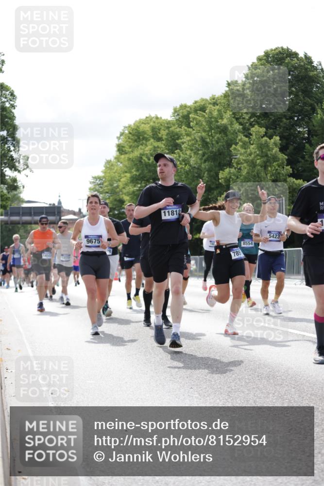 29.06.2025 - hella hamburg halbmarathon Jannik Wohlers http://msf.ph/oto/8152954 29.06.2025 10:15:32 Lombardsbrücke 1156, 1308, 1651, 2071, 2076, 2165, 2436, 3167, 4007, 4828, 5423, 7897, 7941, 7942, 8169, 8554, 8746, 8885, 9675, 9784, 10608, 11113, 11303, 11478, 11774, 11783, 11818, 12427, 12469, 12628, 13179, 13818, 13951, 14423, 14543, 14559, 15570, 15571, 15710, 15889, 15988, 16020, 16348, 16606, 16923, 17350, 17692, 18641, 18957, 19030 meine-sportfotos.de
