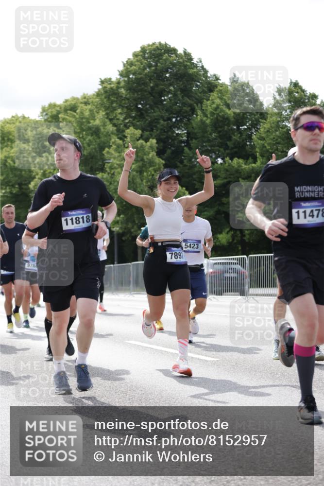29.06.2025 - hella hamburg halbmarathon Jannik Wohlers http://msf.ph/oto/8152957 29.06.2025 10:15:33 Lombardsbrücke 1156, 1308, 1651, 2071, 2076, 2165, 2436, 3167, 4828, 5423, 7897, 7941, 7942, 8169, 8554, 8746, 8885, 9675, 9784, 10608, 11113, 11303, 11478, 11774, 11783, 11818, 12427, 12469, 12628, 13179, 13951, 14423, 14543, 14559, 15570, 15571, 15710, 15889, 15988, 16020, 16348, 16606, 16923, 17692, 18641, 18957, 19030 meine-sportfotos.de