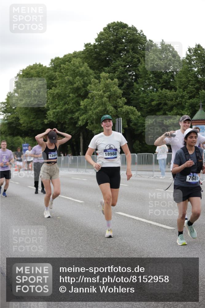 29.06.2025 - hella hamburg halbmarathon Jannik Wohlers http://msf.ph/oto/8152958 29.06.2025 10:52:42 Lombardsbrücke 2291, 2701, 2988, 3787, 4626, 5428, 6135, 6521, 7483, 7681, 10417, 10568, 10661, 11520, 11524, 13489, 13916, 13917, 14038, 14761, 14765, 14807, 14977, 14979, 16137, 16156, 16961, 18988 meine-sportfotos.de