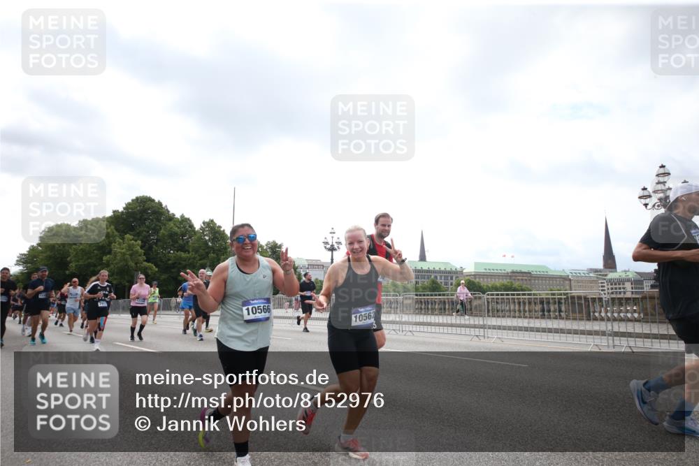 29.06.2025 - hella hamburg halbmarathon Jannik Wohlers http://msf.ph/oto/8152976 29.06.2025 10:44:43 Lombardsbrücke 1024, 1629, 1685, 1798, 2007, 2779, 3160, 3164, 3570, 3993, 4186, 4275, 4337, 4851, 5190, 6509, 6980, 7699, 7912, 8594, 8762, 8907, 10562, 10566, 10707, 11314, 11393, 12198, 12332, 12334, 12394, 12793, 12905, 13261, 13555, 13580, 14002, 14513, 14758, 14777, 15458, 15750, 15751, 15998, 16850, 17521, 18084, 18230, 18294 meine-sportfotos.de