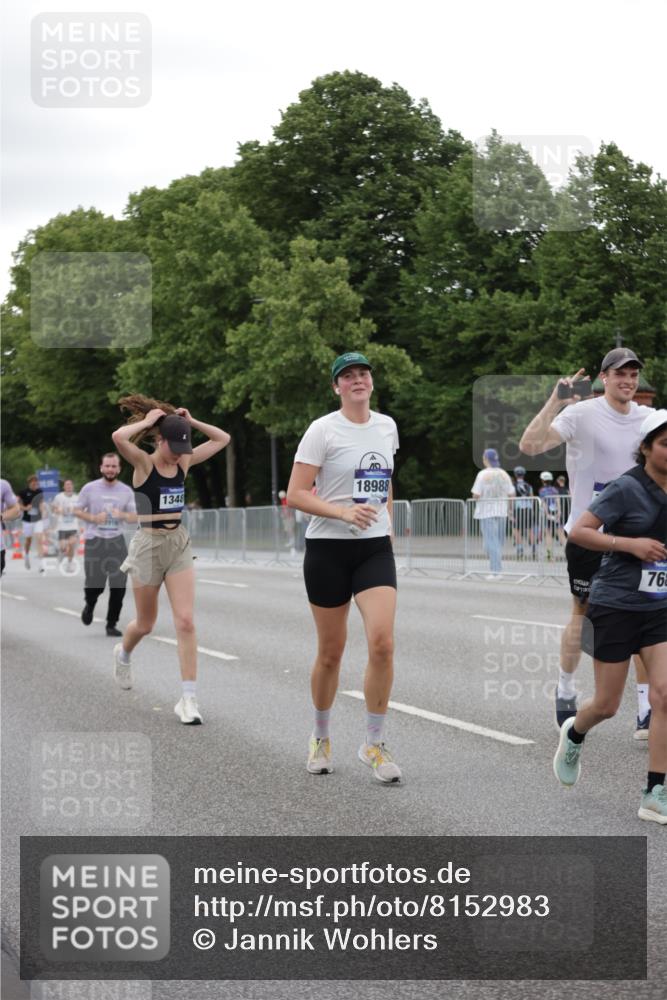 29.06.2025 - hella hamburg halbmarathon Jannik Wohlers http://msf.ph/oto/8152983 29.06.2025 10:52:42 Lombardsbrücke 2291, 2701, 2988, 3787, 4626, 5428, 6135, 6521, 7483, 7681, 10417, 10568, 10661, 11520, 11524, 13489, 13916, 13917, 14038, 14761, 14765, 14807, 14977, 14979, 16137, 16156, 16961, 18988 meine-sportfotos.de