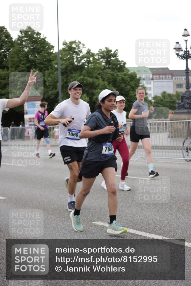 29.06.2025 - hella hamburg halbmarathon Jannik Wohlers http://msf.ph/oto/8152995 29.06.2025 10:52:43 Lombardsbrücke 2291, 2988, 3787, 4626, 5428, 6135, 6521, 7483, 7681, 10417, 10568, 10661, 11520, 11524, 13489, 13916, 13917, 14038, 14761, 14765, 14807, 14977, 14979, 16137, 16156, 16961, 17012, 17577, 18988 meine-sportfotos.de