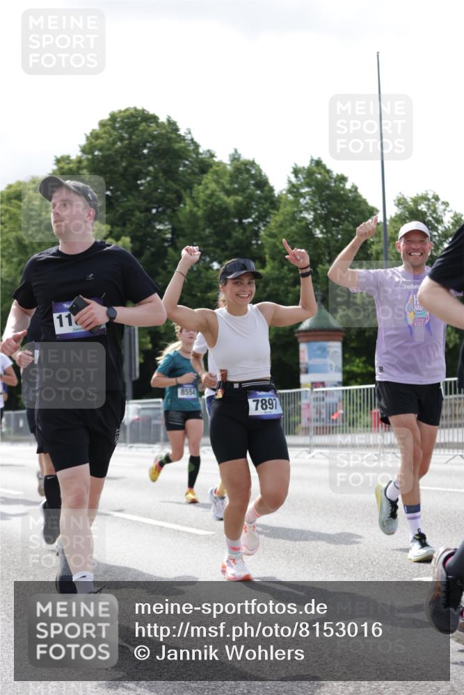 29.06.2025 - hella hamburg halbmarathon Jannik Wohlers http://msf.ph/oto/8153016 29.06.2025 10:15:33 Lombardsbrücke 1156, 1308, 1651, 2071, 2076, 2165, 2436, 3167, 4828, 5423, 7897, 7941, 7942, 8169, 8554, 8746, 8885, 9675, 9784, 10608, 11113, 11303, 11478, 11774, 11783, 11818, 12427, 12469, 12628, 13179, 13951, 14423, 14543, 14559, 15570, 15571, 15710, 15889, 15988, 16020, 16348, 16606, 16923, 17692, 18641, 18957, 19030 meine-sportfotos.de