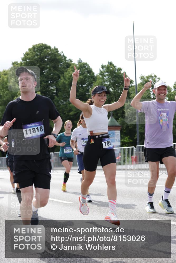 29.06.2025 - hella hamburg halbmarathon Jannik Wohlers http://msf.ph/oto/8153026 29.06.2025 10:15:33 Lombardsbrücke 1156, 1308, 1651, 2071, 2076, 2165, 2436, 3167, 4828, 5423, 7897, 7941, 7942, 8169, 8554, 8746, 8885, 9675, 9784, 10608, 11113, 11303, 11478, 11774, 11783, 11818, 12427, 12469, 12628, 13179, 13951, 14423, 14543, 14559, 15570, 15571, 15710, 15889, 15988, 16020, 16348, 16606, 16923, 17692, 18641, 18957, 19030 meine-sportfotos.de