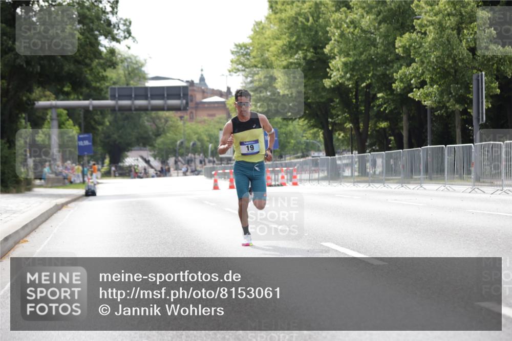 29.06.2025 - hella hamburg halbmarathon Jannik Wohlers http://msf.ph/oto/8153061 29.06.2025 09:32:13 Lombardsbrücke 14, 17, 19, 21 meine-sportfotos.de