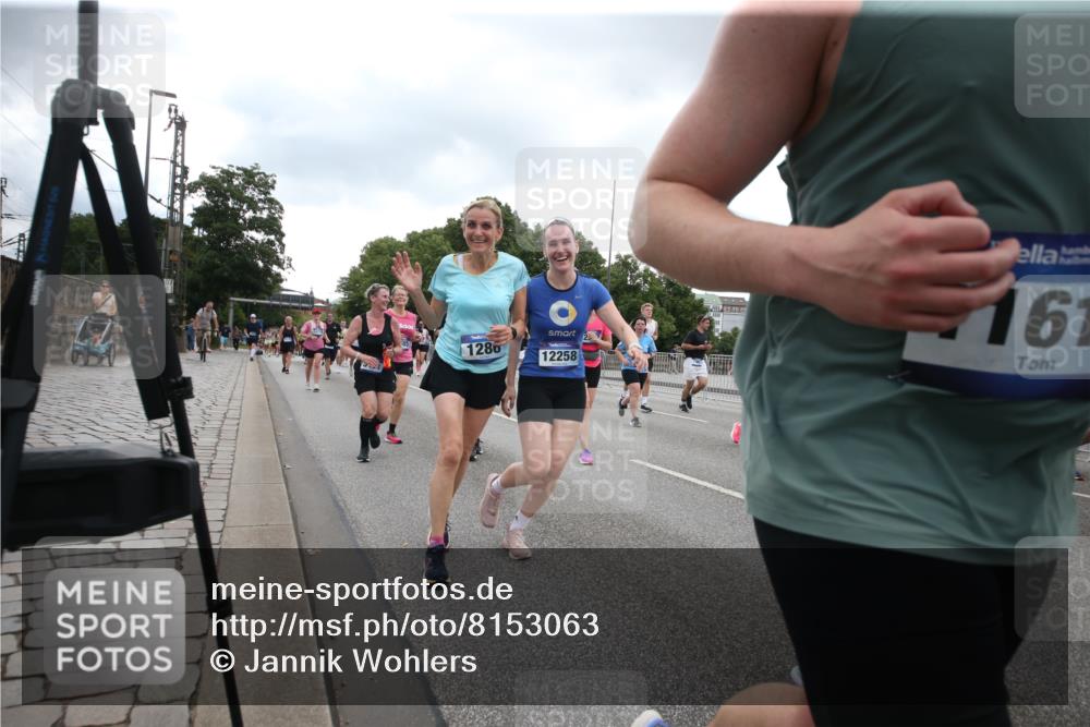 29.06.2025 - hella hamburg halbmarathon Jannik Wohlers http://msf.ph/oto/8153063 29.06.2025 10:46:40 Lombardsbrücke 1073, 1185, 1286, 1593, 1607, 1720, 1961, 2211, 2327, 2537, 2555, 2556, 2665, 2981, 4239, 4483, 5111, 5114, 5796, 5953, 6485, 6496, 7073, 7430, 7431, 8131, 8486, 8684, 8706, 8967, 9050, 9139, 9557, 9743, 9758, 9774, 9949, 10514, 10515, 11618, 11621, 12258, 12538, 12630, 12989, 13172, 13430, 13431, 13756, 14370, 14680, 14891, 15806, 15865, 16077, 16684, 16836, 17015, 17288, 17356, 18147, 18315, 18403, 18654, 18674, 18950 meine-sportfotos.de