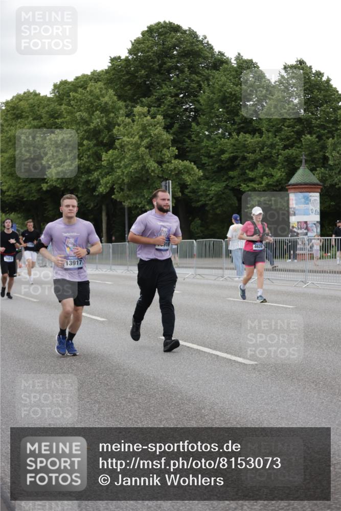 29.06.2025 - hella hamburg halbmarathon Jannik Wohlers http://msf.ph/oto/8153073 29.06.2025 10:52:45 Lombardsbrücke 2291, 2409, 2988, 3787, 4626, 5428, 6135, 6521, 7483, 7681, 8414, 10417, 10568, 10661, 11520, 11524, 12193, 12700, 13489, 13916, 13917, 14038, 14761, 14765, 14807, 14977, 14979, 16137, 16156, 16961, 17012, 17577, 18311, 18988 meine-sportfotos.de