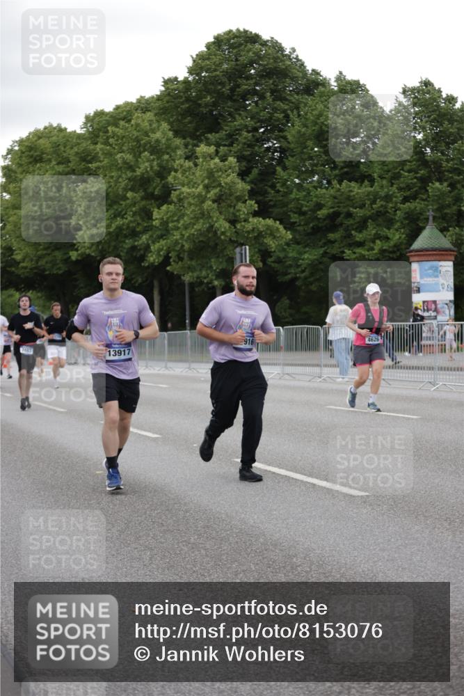 29.06.2025 - hella hamburg halbmarathon Jannik Wohlers http://msf.ph/oto/8153076 29.06.2025 10:52:45 Lombardsbrücke 2291, 2409, 2988, 3787, 4626, 5428, 6135, 6521, 7483, 7681, 8414, 10417, 10568, 10661, 11520, 11524, 12193, 12700, 13489, 13916, 13917, 14038, 14761, 14765, 14807, 14977, 14979, 16137, 16156, 16961, 17012, 17577, 18311, 18988 meine-sportfotos.de