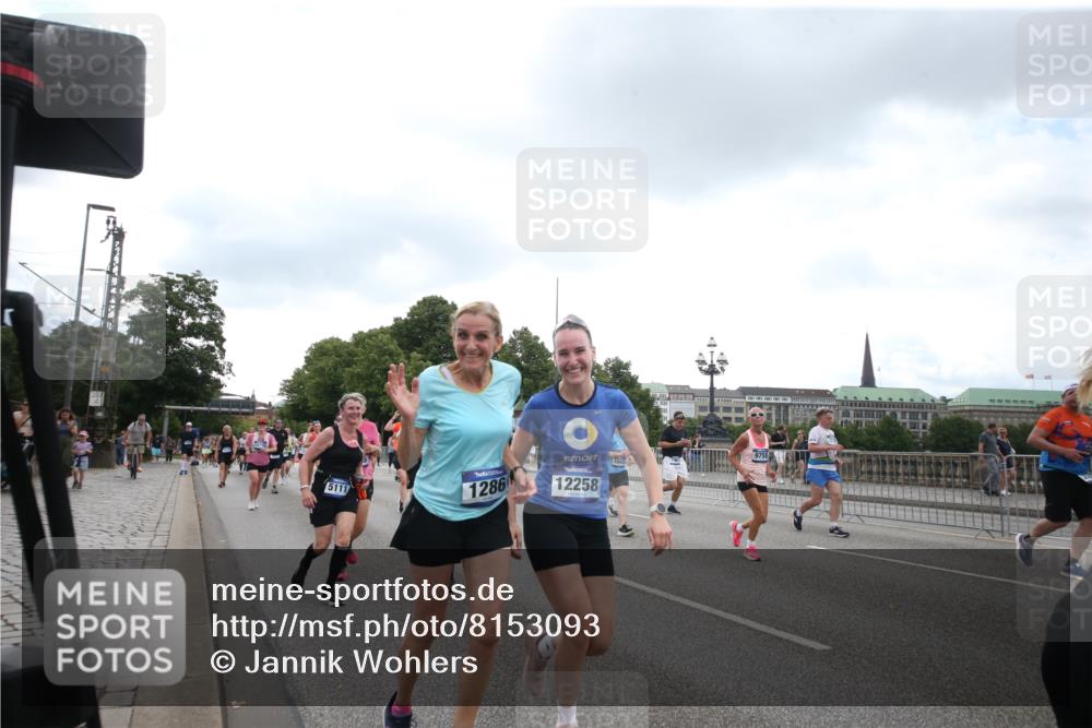 29.06.2025 - hella hamburg halbmarathon Jannik Wohlers http://msf.ph/oto/8153093 29.06.2025 10:46:40 Lombardsbrücke 1073, 1185, 1286, 1593, 1607, 1720, 1961, 2211, 2327, 2537, 2555, 2556, 2665, 2981, 4239, 4483, 5111, 5114, 5796, 5953, 6485, 6496, 7073, 7430, 7431, 8131, 8486, 8684, 8706, 8967, 9050, 9139, 9557, 9743, 9758, 9774, 9949, 10514, 10515, 11618, 11621, 12258, 12538, 12630, 12989, 13172, 13430, 13431, 13756, 14370, 14680, 14891, 15806, 15865, 16077, 16684, 16836, 17015, 17288, 17356, 18147, 18315, 18403, 18654, 18674, 18950 meine-sportfotos.de