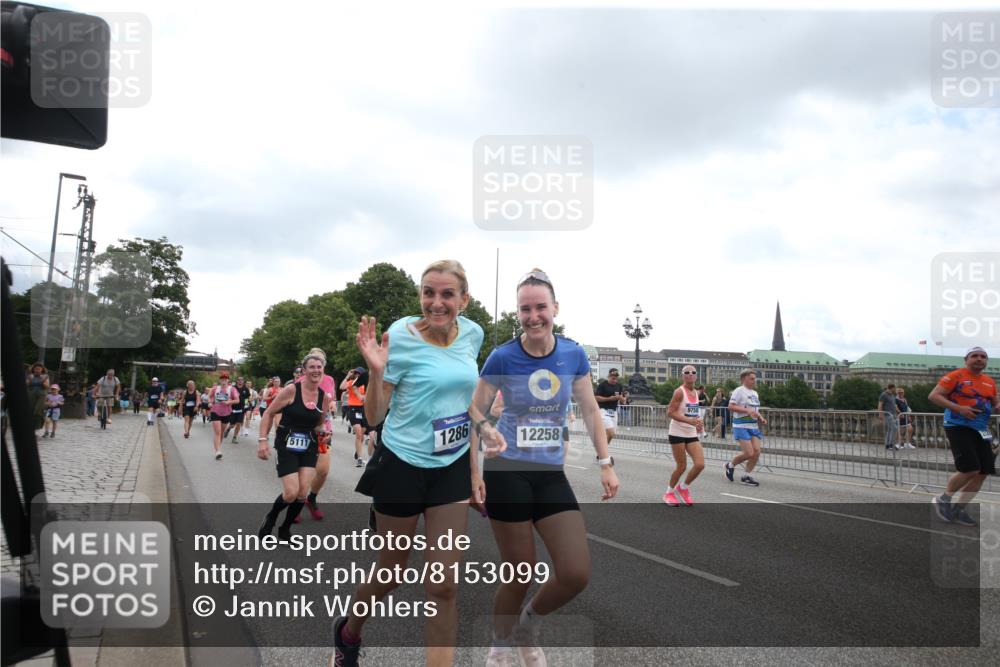 29.06.2025 - hella hamburg halbmarathon Jannik Wohlers http://msf.ph/oto/8153099 29.06.2025 10:46:40 Lombardsbrücke 1073, 1185, 1286, 1593, 1607, 1720, 1961, 2211, 2327, 2537, 2555, 2556, 2665, 2981, 4239, 4483, 5111, 5114, 5796, 5953, 6485, 6496, 7073, 7430, 7431, 8131, 8486, 8684, 8706, 8967, 9050, 9139, 9557, 9743, 9758, 9774, 9949, 10514, 10515, 11618, 11621, 12258, 12538, 12630, 12989, 13172, 13430, 13431, 13756, 14370, 14680, 14891, 15806, 15865, 16077, 16684, 16836, 17015, 17288, 17356, 18147, 18315, 18403, 18654, 18674, 18950 meine-sportfotos.de