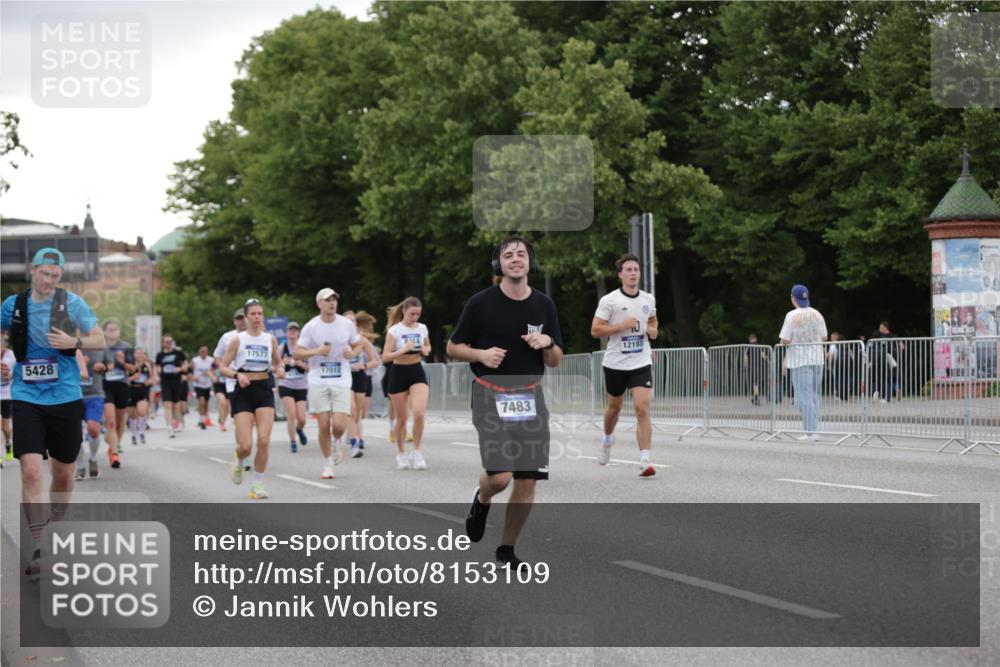 29.06.2025 - hella hamburg halbmarathon Jannik Wohlers http://msf.ph/oto/8153109 29.06.2025 10:52:48 Lombardsbrücke 2291, 2409, 4195, 4626, 5428, 6135, 6521, 7483, 7681, 8414, 9764, 10043, 10490, 10661, 11520, 11524, 12193, 12219, 12700, 13011, 13326, 13489, 13916, 13917, 14038, 14419, 14761, 14977, 16137, 17012, 17577, 17600, 18311, 18988 meine-sportfotos.de