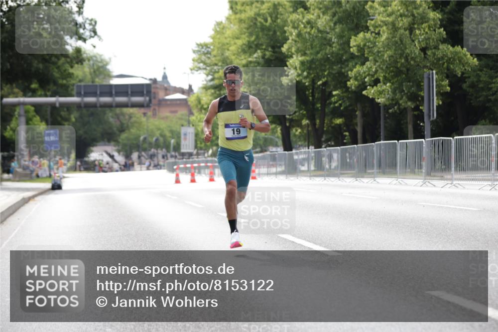 29.06.2025 - hella hamburg halbmarathon Jannik Wohlers http://msf.ph/oto/8153122 29.06.2025 09:32:13 Lombardsbrücke 14, 17, 19, 21 meine-sportfotos.de