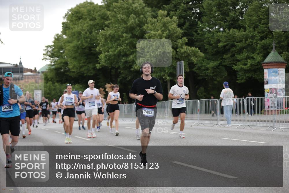 29.06.2025 - hella hamburg halbmarathon Jannik Wohlers http://msf.ph/oto/8153123 29.06.2025 10:52:48 Lombardsbrücke 2291, 2409, 4195, 4626, 5428, 6135, 6521, 7483, 7681, 8414, 9764, 10043, 10490, 10661, 11520, 11524, 12193, 12219, 12700, 13011, 13326, 13489, 13916, 13917, 14038, 14419, 14761, 14977, 16137, 17012, 17577, 17600, 18311, 18988 meine-sportfotos.de