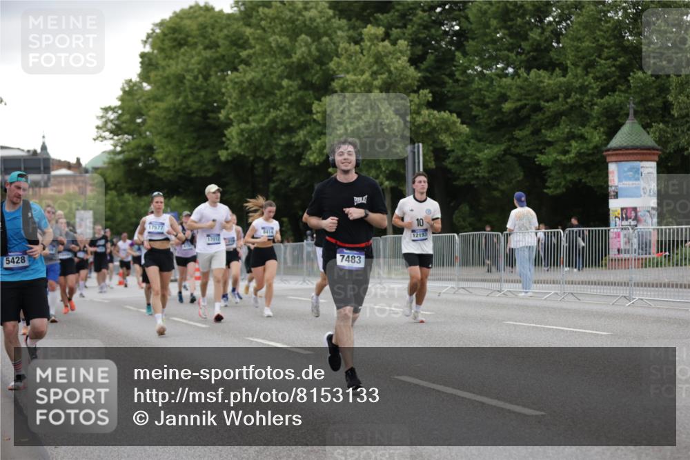 29.06.2025 - hella hamburg halbmarathon Jannik Wohlers http://msf.ph/oto/8153133 29.06.2025 10:52:49 Lombardsbrücke 2291, 2409, 4195, 4626, 5428, 6521, 7483, 7681, 8212, 8414, 9764, 10043, 10490, 10661, 11520, 11524, 12193, 12219, 12700, 13011, 13326, 13489, 13916, 13917, 14038, 14419, 14761, 16137, 17012, 17577, 17600, 18311, 18988 meine-sportfotos.de