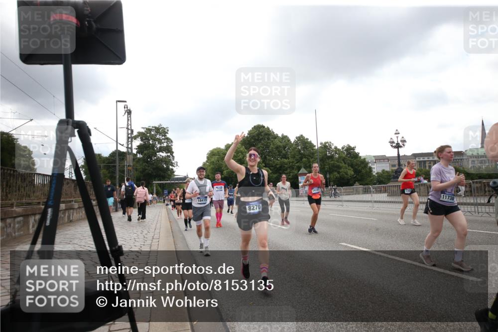 29.06.2025 - hella hamburg halbmarathon Jannik Wohlers http://msf.ph/oto/8153135 29.06.2025 10:47:10 Lombardsbrücke 1045, 1434, 2148, 2407, 2704, 2790, 2882, 2994, 3339, 4037, 4325, 4423, 4974, 4975, 5621, 5622, 5895, 6255, 6256, 6995, 7403, 7970, 8270, 8550, 8953, 9687, 9969, 9972, 10075, 10206, 10991, 11276, 11351, 11458, 11730, 11738, 11802, 12431, 12432, 13737, 13806, 13830, 13898, 13909, 14197, 14516, 14517, 15413, 15543, 16018, 16305, 16552, 16686, 17122, 17216, 17514, 18415, 18474, 18623, 18852, 18858 meine-sportfotos.de
