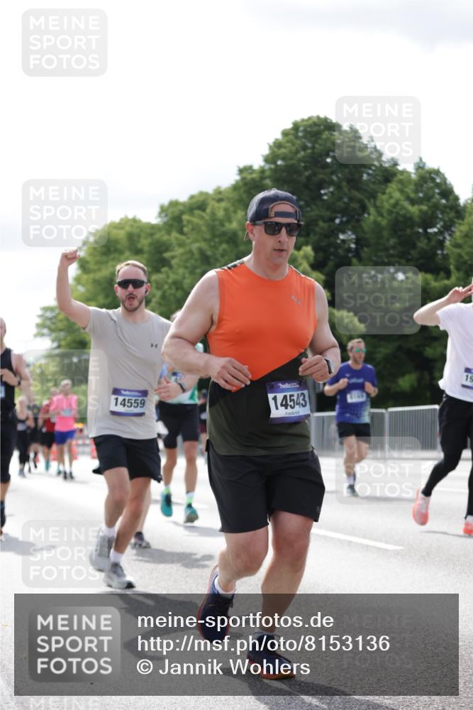 29.06.2025 - hella hamburg halbmarathon Jannik Wohlers http://msf.ph/oto/8153136 29.06.2025 10:15:36 Lombardsbrücke 1156, 1308, 1651, 2071, 2076, 2165, 2436, 2803, 3167, 4828, 5046, 5423, 7897, 7941, 7942, 8169, 8274, 8554, 8746, 8885, 9675, 9784, 9802, 10107, 10608, 10844, 11113, 11303, 11478, 11774, 11783, 11818, 12427, 12469, 12628, 14543, 14559, 15571, 15724, 15889, 16020, 16348, 16606, 17692, 18641, 19030 meine-sportfotos.de