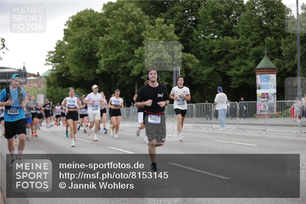 29.06.2025 - hella hamburg halbmarathon Jannik Wohlers http://msf.ph/oto/8153145 29.06.2025 10:52:49 Lombardsbrücke 2291, 2409, 4195, 4626, 5428, 6521, 7483, 7681, 8212, 8414, 9764, 10043, 10490, 10661, 11520, 11524, 12193, 12219, 12700, 13011, 13326, 13489, 13916, 13917, 14038, 14419, 14761, 16137, 17012, 17577, 17600, 18311, 18988 meine-sportfotos.de