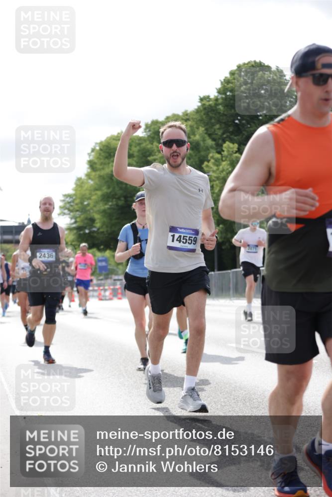 29.06.2025 - hella hamburg halbmarathon Jannik Wohlers http://msf.ph/oto/8153146 29.06.2025 10:15:37 Lombardsbrücke 1156, 1308, 1651, 2071, 2076, 2165, 2436, 2803, 3167, 4828, 5046, 5423, 7897, 7941, 7942, 8169, 8274, 8554, 8746, 8885, 9601, 9675, 9784, 9802, 10107, 10292, 10608, 10844, 11113, 11303, 11478, 11774, 11783, 11818, 12427, 12628, 14543, 14559, 15571, 15724, 15889, 16020, 16348, 16606, 17692, 18641, 19030 meine-sportfotos.de