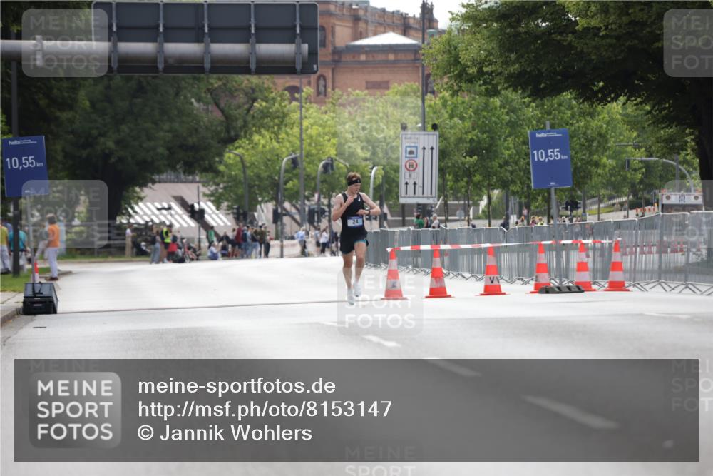 29.06.2025 - hella hamburg halbmarathon Jannik Wohlers http://msf.ph/oto/8153147 29.06.2025 09:32:50 Lombardsbrücke  meine-sportfotos.de