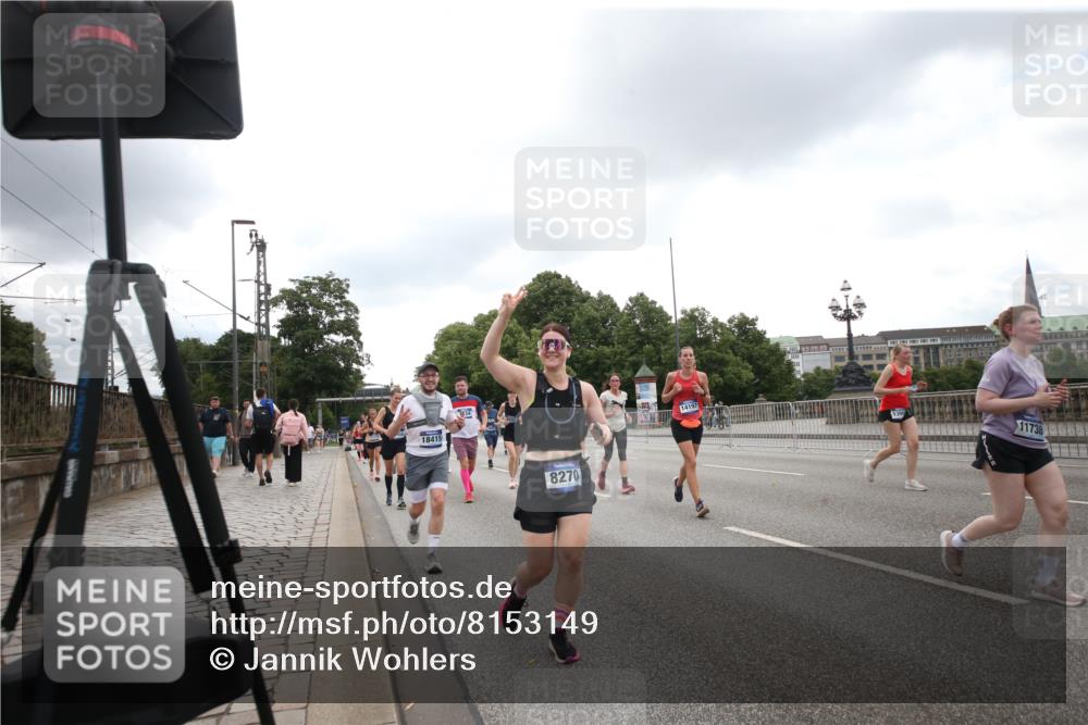 29.06.2025 - hella hamburg halbmarathon Jannik Wohlers http://msf.ph/oto/8153149 29.06.2025 10:47:10 Lombardsbrücke 1045, 1434, 2148, 2407, 2704, 2790, 2882, 2994, 3339, 4037, 4325, 4423, 4974, 4975, 5621, 5622, 5895, 6255, 6256, 6995, 7403, 7970, 8270, 8550, 8953, 9687, 9969, 9972, 10075, 10206, 10991, 11276, 11351, 11458, 11730, 11738, 11802, 12431, 12432, 13737, 13806, 13830, 13898, 13909, 14197, 14516, 14517, 15413, 15543, 16018, 16305, 16552, 16686, 17122, 17216, 17514, 18415, 18474, 18623, 18852, 18858 meine-sportfotos.de