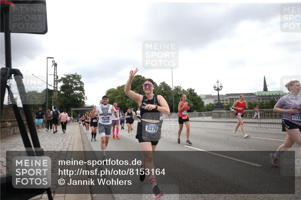 29.06.2025 - hella hamburg halbmarathon Jannik Wohlers http://msf.ph/oto/8153164 29.06.2025 10:47:10 Lombardsbrücke 1045, 1434, 2148, 2407, 2704, 2790, 2882, 2994, 3339, 4037, 4325, 4423, 4974, 4975, 5621, 5622, 5895, 6255, 6256, 6995, 7403, 7970, 8270, 8550, 8953, 9687, 9969, 9972, 10075, 10206, 10991, 11276, 11351, 11458, 11730, 11738, 11802, 12431, 12432, 13737, 13806, 13830, 13898, 13909, 14197, 14516, 14517, 15413, 15543, 16018, 16305, 16552, 16686, 17122, 17216, 17514, 18415, 18474, 18623, 18852, 18858 meine-sportfotos.de