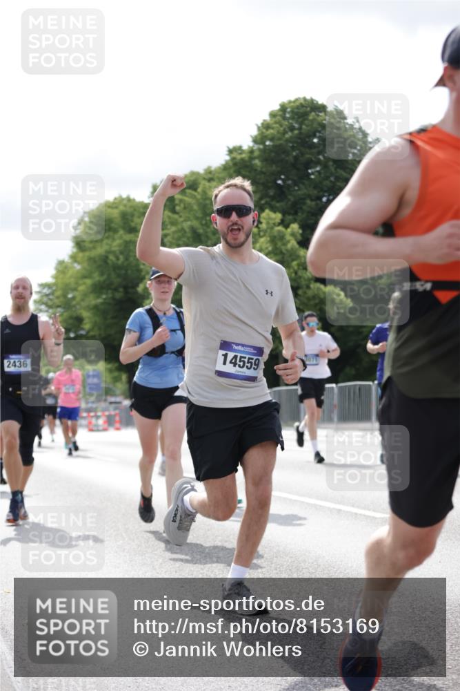 29.06.2025 - hella hamburg halbmarathon Jannik Wohlers http://msf.ph/oto/8153169 29.06.2025 10:15:37 Lombardsbrücke 1156, 1308, 1651, 2071, 2076, 2165, 2436, 2803, 3167, 4828, 5046, 5423, 7897, 7941, 7942, 8169, 8274, 8554, 8746, 8885, 9601, 9675, 9784, 9802, 10107, 10292, 10608, 10844, 11113, 11303, 11478, 11774, 11783, 11818, 12427, 12628, 14543, 14559, 15571, 15724, 15889, 16020, 16348, 16606, 17692, 18641, 19030 meine-sportfotos.de