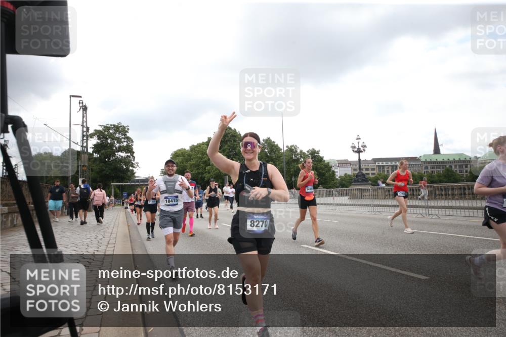 29.06.2025 - hella hamburg halbmarathon Jannik Wohlers http://msf.ph/oto/8153171 29.06.2025 10:47:10 Lombardsbrücke 1045, 1434, 2148, 2407, 2704, 2790, 2882, 2994, 3339, 4037, 4325, 4423, 4974, 4975, 5621, 5622, 5895, 6255, 6256, 6995, 7403, 7970, 8270, 8550, 8953, 9687, 9969, 9972, 10075, 10206, 10991, 11276, 11351, 11458, 11730, 11738, 11802, 12431, 12432, 13737, 13806, 13830, 13898, 13909, 14197, 14516, 14517, 15413, 15543, 16018, 16305, 16552, 16686, 17122, 17216, 17514, 18415, 18474, 18623, 18852, 18858 meine-sportfotos.de