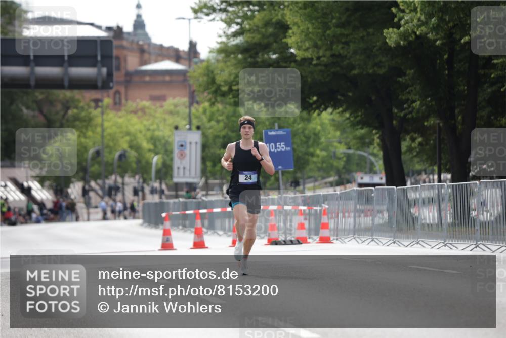 29.06.2025 - hella hamburg halbmarathon Jannik Wohlers http://msf.ph/oto/8153200 29.06.2025 09:32:54 Lombardsbrücke  meine-sportfotos.de