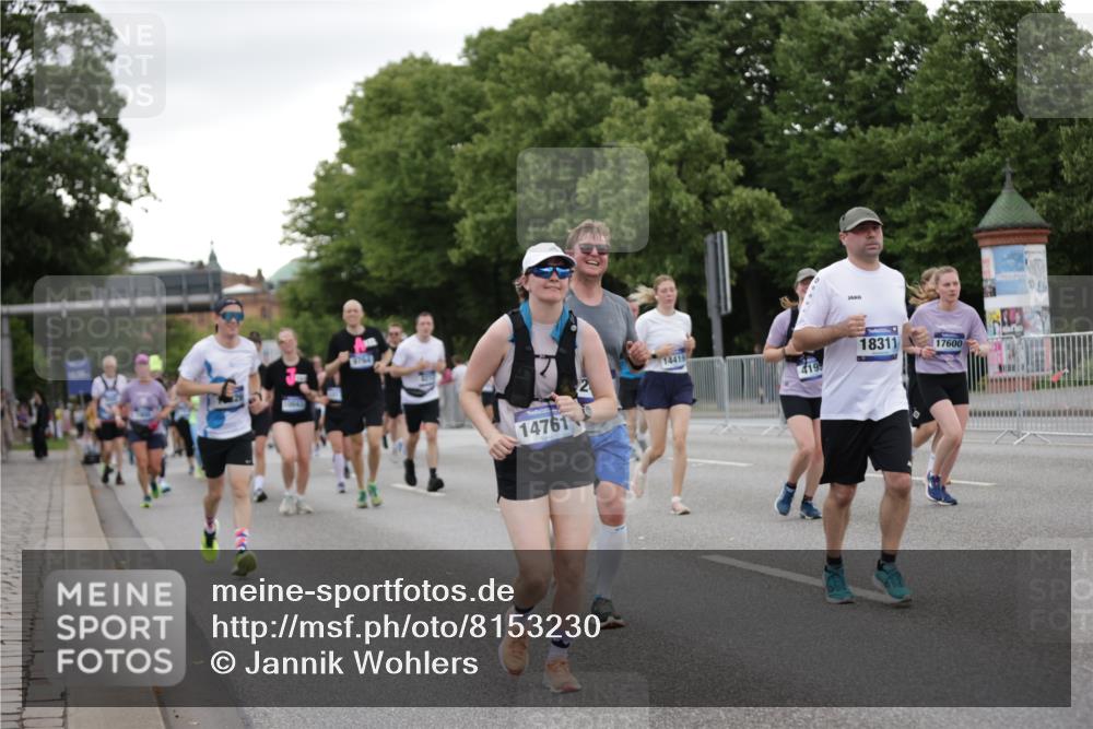 29.06.2025 - hella hamburg halbmarathon Jannik Wohlers http://msf.ph/oto/8153230 29.06.2025 10:52:55 Lombardsbrücke 1340, 1900, 1906, 2065, 2409, 3226, 4195, 4626, 5428, 5815, 7068, 7483, 7876, 8189, 8212, 8414, 8515, 8906, 9685, 9764, 10043, 10175, 10490, 11914, 12193, 12219, 12700, 13011, 13326, 13916, 13917, 14038, 14065, 14419, 14761, 17012, 17577, 17600, 18144, 18311, 18523, 18593 meine-sportfotos.de