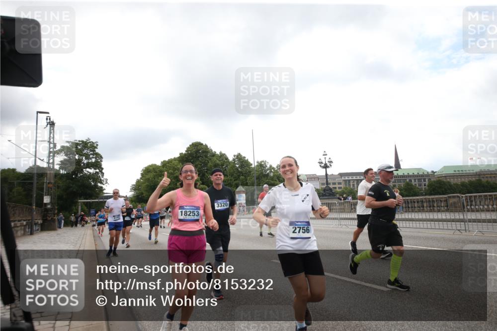 29.06.2025 - hella hamburg halbmarathon Jannik Wohlers http://msf.ph/oto/8153232 29.06.2025 10:47:58 Lombardsbrücke 1157, 1645, 2037, 2195, 2418, 2475, 2627, 2756, 2909, 2958, 3224, 3320, 3504, 3661, 3679, 3933, 4588, 5585, 5781, 5952, 6143, 7532, 8461, 8948, 9775, 9921, 10059, 10145, 11742, 12022, 12104, 12152, 12192, 12439, 12452, 12932, 13377, 13529, 13559, 13675, 13861, 13914, 14050, 15489, 15593, 15715, 15743, 16141, 16368, 16669, 16693, 16935, 16965, 17631, 17930, 18248, 18967 meine-sportfotos.de