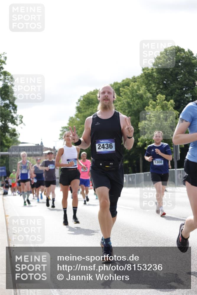 29.06.2025 - hella hamburg halbmarathon Jannik Wohlers http://msf.ph/oto/8153236 29.06.2025 10:15:38 Lombardsbrücke 1156, 1308, 1651, 2071, 2076, 2165, 2436, 2803, 3167, 4828, 5046, 5423, 7897, 8169, 8274, 8554, 8746, 8885, 9601, 9675, 9784, 9802, 10107, 10292, 10844, 10990, 11113, 11303, 11478, 11774, 11783, 11818, 12427, 12628, 14543, 14559, 15571, 15724, 15889, 16020, 16348, 16606, 17692, 18641, 19030 meine-sportfotos.de