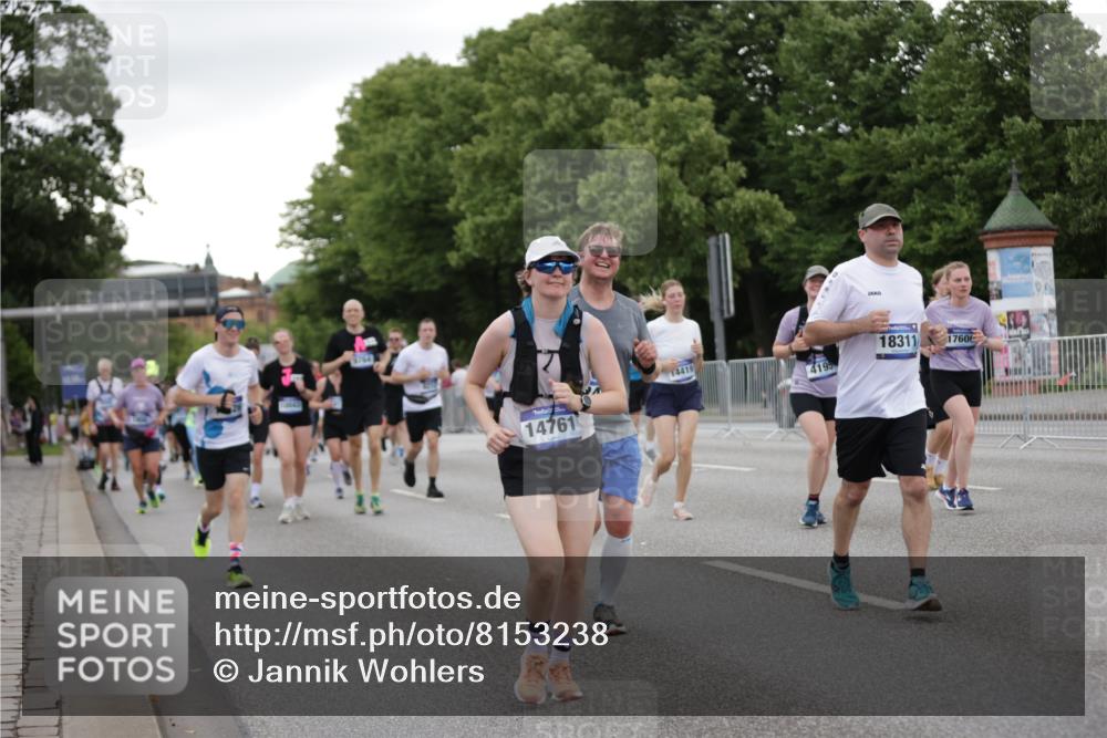 29.06.2025 - hella hamburg halbmarathon Jannik Wohlers http://msf.ph/oto/8153238 29.06.2025 10:52:55 Lombardsbrücke 1340, 1900, 1906, 2065, 2409, 3226, 4195, 4626, 5428, 5815, 7068, 7483, 7876, 8189, 8212, 8414, 8515, 8906, 9685, 9764, 10043, 10175, 10490, 11914, 12193, 12219, 12700, 13011, 13326, 13916, 13917, 14038, 14065, 14419, 14761, 17012, 17577, 17600, 18144, 18311, 18523, 18593 meine-sportfotos.de
