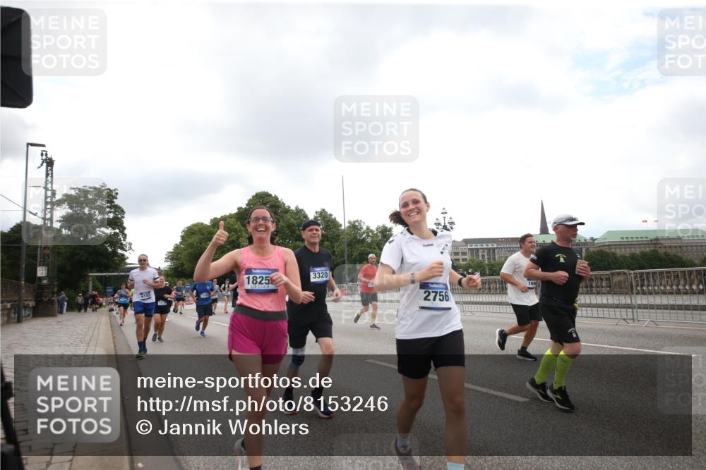 29.06.2025 - hella hamburg halbmarathon Jannik Wohlers http://msf.ph/oto/8153246 29.06.2025 10:47:58 Lombardsbrücke 1157, 1645, 2037, 2195, 2418, 2475, 2627, 2756, 2909, 2958, 3224, 3320, 3504, 3661, 3679, 3933, 4588, 5585, 5781, 5952, 6143, 7532, 8461, 8948, 9775, 9921, 10059, 10145, 11742, 12022, 12104, 12152, 12192, 12439, 12452, 12932, 13377, 13529, 13559, 13675, 13861, 13914, 14050, 15489, 15593, 15715, 15743, 16141, 16368, 16669, 16693, 16935, 16965, 17631, 17930, 18248, 18967 meine-sportfotos.de