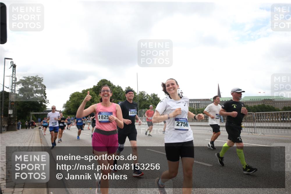 29.06.2025 - hella hamburg halbmarathon Jannik Wohlers http://msf.ph/oto/8153256 29.06.2025 10:47:58 Lombardsbrücke 1157, 1645, 2037, 2195, 2418, 2475, 2627, 2756, 2909, 2958, 3224, 3320, 3504, 3661, 3679, 3933, 4588, 5585, 5781, 5952, 6143, 7532, 8461, 8948, 9775, 9921, 10059, 10145, 11742, 12022, 12104, 12152, 12192, 12439, 12452, 12932, 13377, 13529, 13559, 13675, 13861, 13914, 14050, 15489, 15593, 15715, 15743, 16141, 16368, 16669, 16693, 16935, 16965, 17631, 17930, 18248, 18967 meine-sportfotos.de