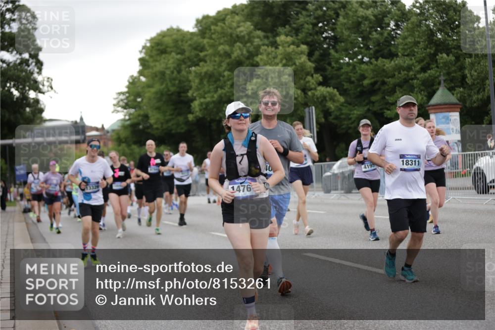 29.06.2025 - hella hamburg halbmarathon Jannik Wohlers http://msf.ph/oto/8153261 29.06.2025 10:52:55 Lombardsbrücke 1340, 1900, 1906, 2065, 2409, 3226, 4195, 4626, 5428, 5815, 7068, 7483, 7876, 8189, 8212, 8414, 8515, 8906, 9685, 9764, 10043, 10175, 10490, 11914, 12193, 12219, 12700, 13011, 13326, 13916, 13917, 14038, 14065, 14419, 14761, 17012, 17577, 17600, 18144, 18311, 18523, 18593 meine-sportfotos.de