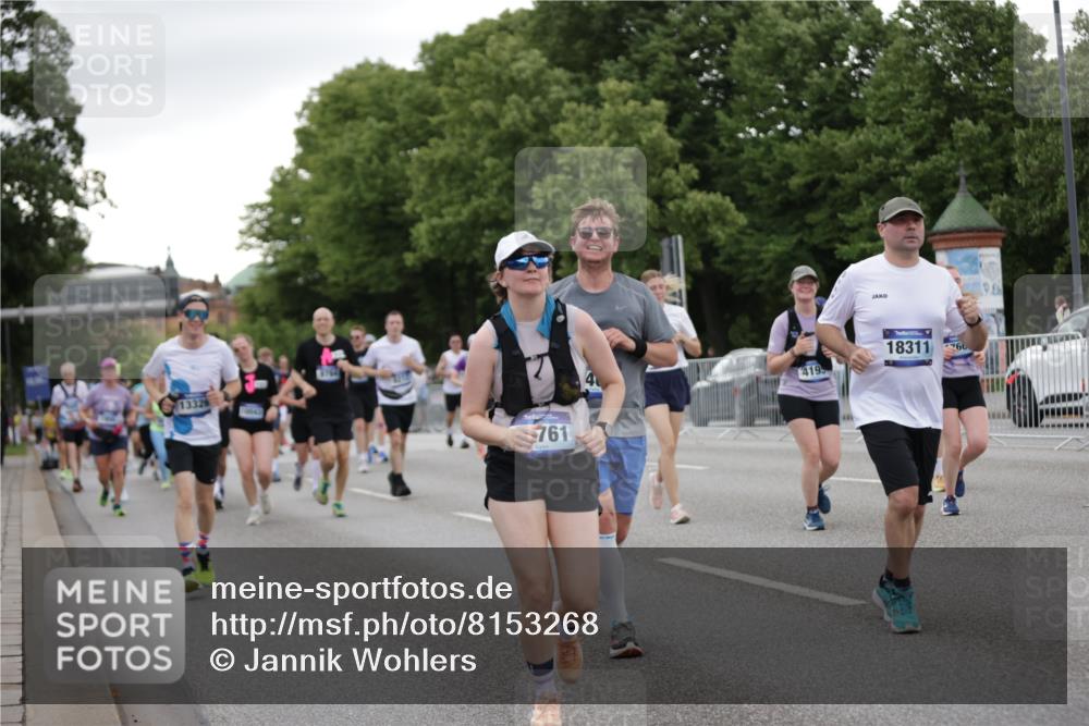 29.06.2025 - hella hamburg halbmarathon Jannik Wohlers http://msf.ph/oto/8153268 29.06.2025 10:52:55 Lombardsbrücke 1340, 1900, 1906, 2065, 2409, 3226, 4195, 4626, 5428, 5815, 7068, 7483, 7876, 8189, 8212, 8414, 8515, 8906, 9685, 9764, 10043, 10175, 10490, 11914, 12193, 12219, 12700, 13011, 13326, 13916, 13917, 14038, 14065, 14419, 14761, 17012, 17577, 17600, 18144, 18311, 18523, 18593 meine-sportfotos.de