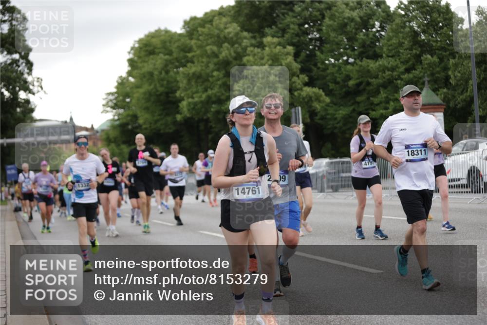 29.06.2025 - hella hamburg halbmarathon Jannik Wohlers http://msf.ph/oto/8153279 29.06.2025 10:52:55 Lombardsbrücke 1340, 1900, 1906, 2065, 2409, 3226, 4195, 4626, 5428, 5815, 7068, 7483, 7876, 8189, 8212, 8414, 8515, 8906, 9685, 9764, 10043, 10175, 10490, 11914, 12193, 12219, 12700, 13011, 13326, 13916, 13917, 14038, 14065, 14419, 14761, 17012, 17577, 17600, 18144, 18311, 18523, 18593 meine-sportfotos.de